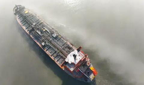 Какво трябва да знаем за Ормузкия проток: ключовата му роля за световните енергийни доставки