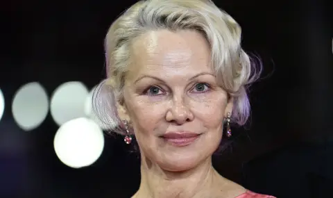 Памела Андерсън бори изкуствения интелект в модата с естествени и необработени СНИМКИ