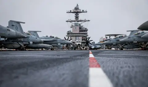 Пожар на самолетоносача "Джералд Форд"! Екипажът е без пералня, 600 военнослужещи спят на пода