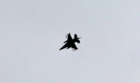 Турски военни самолети са навлезли в гръцкото въздушно пространство