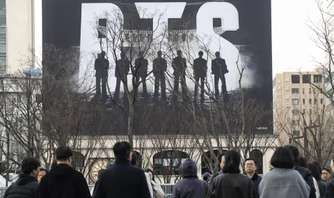K-pop групата BTS издаде нов албум преди голямото си завръщане на сцената