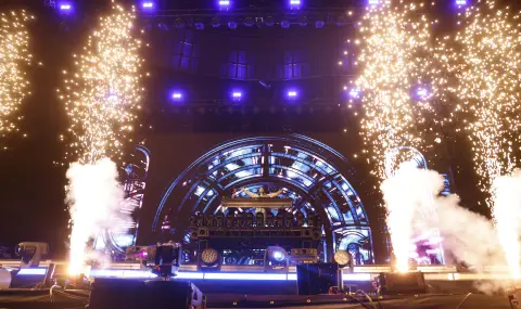 25-тото издание на музикалния фестивал Coachella започна и събра някои от най-известните поп звезди в калифорнийската пустиня