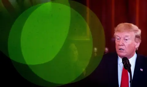 Доналд Тръмп постави ултиматум: Напускай, за да не те уволня!