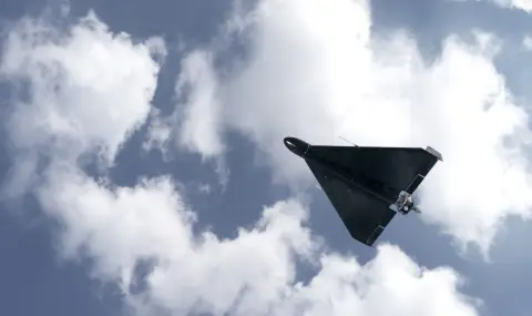 Загина човек в ОАЕ след отломки от прехванат дрон