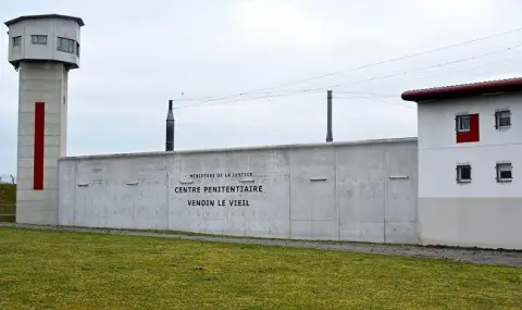 Преди свиждане: Арестуваха роднини на осъдения за кървавите атаки в Париж през 2015 г.