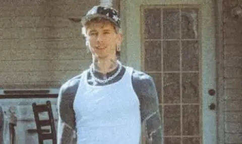 Рапърът Machine Gun Kelly публикува уникално ВИДЕО с дъщеря си от Меган Фокс