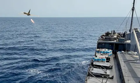 Техеран атакува с дронове американски военни кораби, след като САЩ превзеха ирански плавателен съд