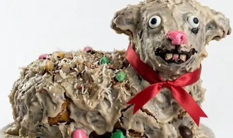 Шега със "зловещо агнешко" превърна сладкарница в онлайн хит