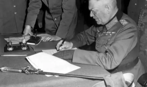 2 май 1945 г. Берлин капитулира пред Червената армия