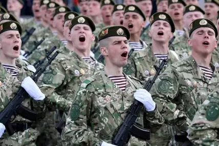 В пълна бойна готовност! Александър Лукашенко обяви ротационна мобилизация