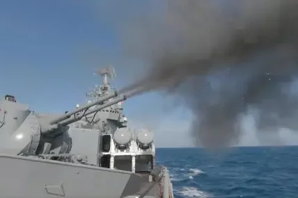 Великобритания обвини Русия в опасни въздушни маневри над Черно море