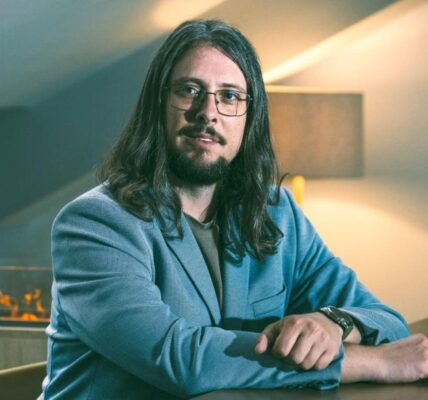 Краят на „безплатния обяд“: Олег Петров за скритата инфлация и истинската цена на AI