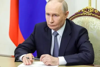 Кремъл публикува видео с Путин на фона на слухове за „бункерно укриване“