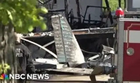 Малък самолет се разби в къща в Охайо, откриха два трупа ВИДЕО