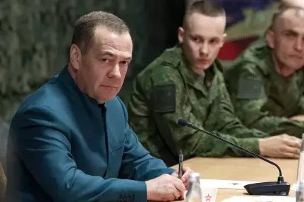 Медведев отправи иронично послание към Запада след успешния тест на ракетата „Сармат“