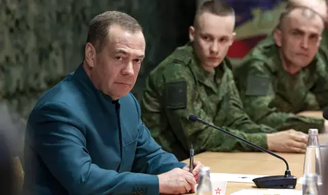 Медведев отправи иронично послание към Запада след успешния тест на ракетата „Сармат“