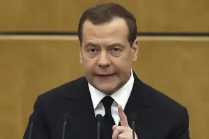 Медведев: При бедствие в АЕЦ "Запорожие" Русия може да отговори с удари по атомни централи в Украйна и страните от НАТО