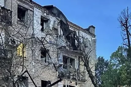 Най-малко 10 загинали при нападение на украинските военни срещу студентско общежитие в ЛНР