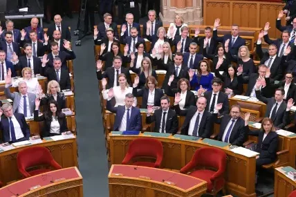 Унгарският парламент отхвърли проекта за излизане от Международния наказателен съд