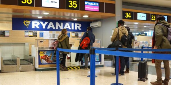 Фалити и поскъпване на билетите? Ryanair се готви за „авиационен апокалипсис“