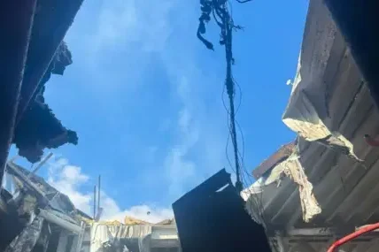 Броят на загиналите след руския удар по жилищен блок в Харков нарасна на девет