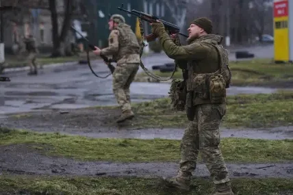 Високо напрежение между Полша и Украйна: Киев преименува военна част в чест на националисти, участвали в масови убийства на поляци