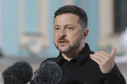 Зеленски пристигна на официално посещение в Естония