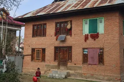 Индийско село пази жив духа на комунизма повече от половин век