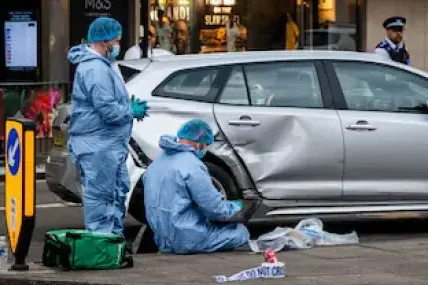 Кола прегази пешеходци в Лондон, има арестуван