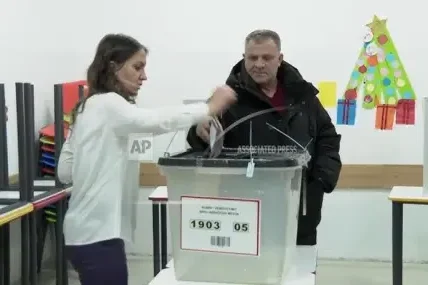 Косово провежда извънредни парламентарни избори