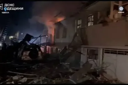 Москва и Киев в огнена нощ: 200 дрона над Русия и бомби над Запорожие