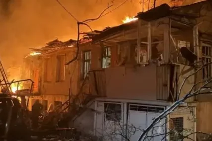 Нови нощни удари на руската армия по цивилни обекти в Украйна