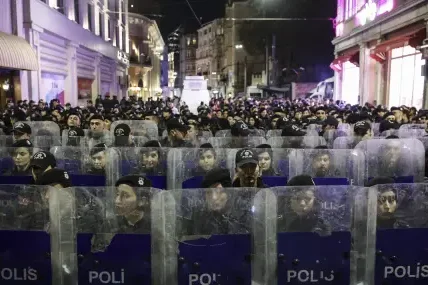 Падат от балкона? Съмнителната смърт на много жени в Турция.