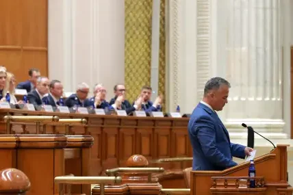 Политическата криза в Румъния се задълбочава, партиите търсят изход