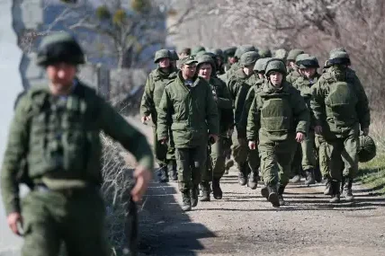 Полша: Русия може да вкара "зелени човечета" в НАТО