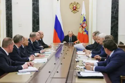 Путин между враждуващите фракции в Кремъл: война ли ще избере или мир