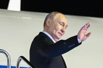 Путин обсъди с Пашинян решенията от срещата на Евразийския икономически съвет