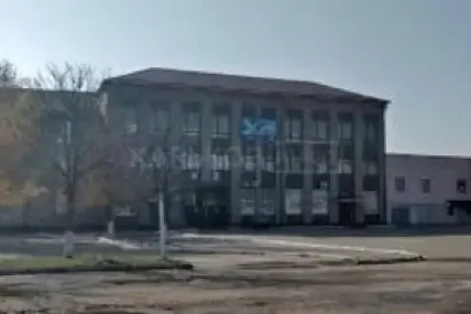 Руските сили поразиха с авиационни бомби Харковския завод за специални машини