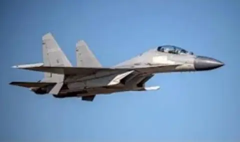 Тайван засече 18 китайски военни самолета и 14 кораба около острова за денонощие