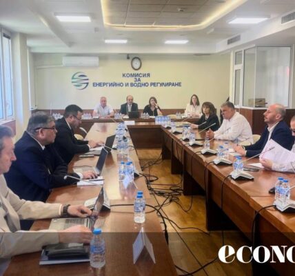 Токът и парното поскъпват от 1 юли, но КЕВР оряза драстично исканията на дружествата