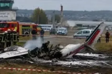 Трагедия във Франция: 11 загинаха при авиокатастрофа ВИДЕО
