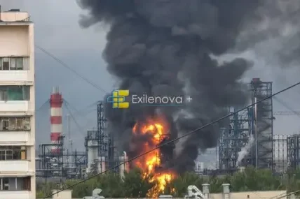 Украински дронове отново атакуваха Московската нефтопреработвателна рафинерия, поразен е търговски център в столицата