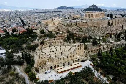 Американски туристи бяха нападнати с нож на Акропола в Атина