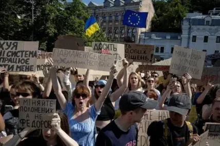 Армията срещу Зеленски: Вълна от недоволство след уволнението на военния министър