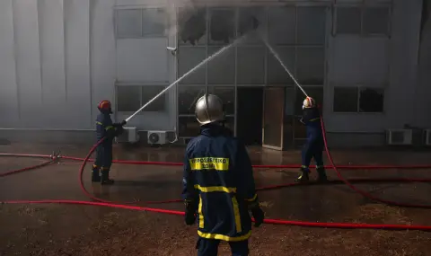 Голям пожар край Солун наложи предупреждение към населението