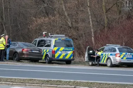 Два автобуса се сблъснаха и раниха 40 души в Чехия