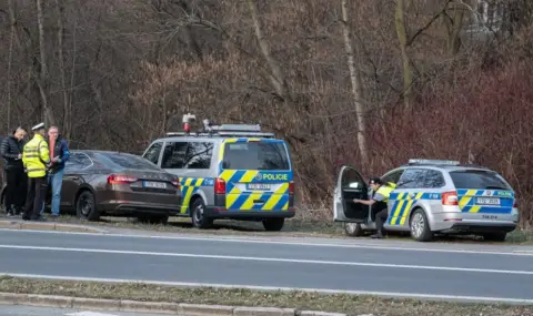 Два автобуса се сблъснаха и раниха 40 души в Чехия