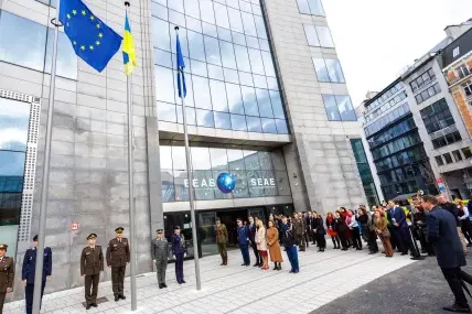 ЕС обвърза нови 8,3 млрд. евро за Украйна с реформи срещу корупцията