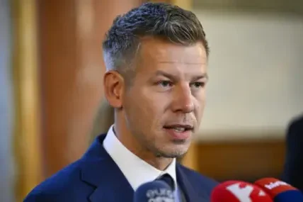 Конституционна криза в Унгария: Мадяр сменя президента