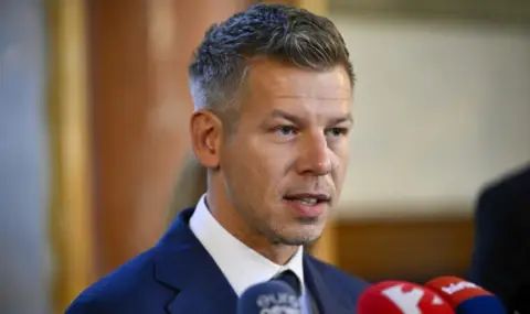 Конституционна криза в Унгария: Мадяр сменя президента